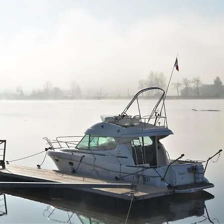 Πλωτό κατάλυμα Miradour *